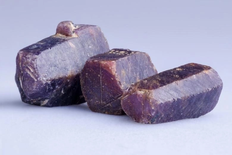 What is corundum formula and structure?