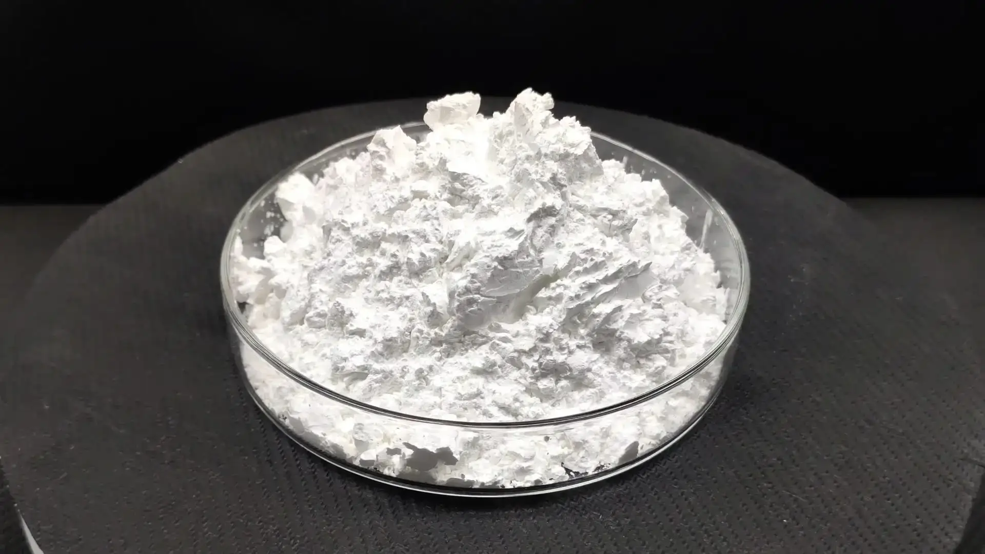 Advantages and disadvantages of fused white corundum and its application